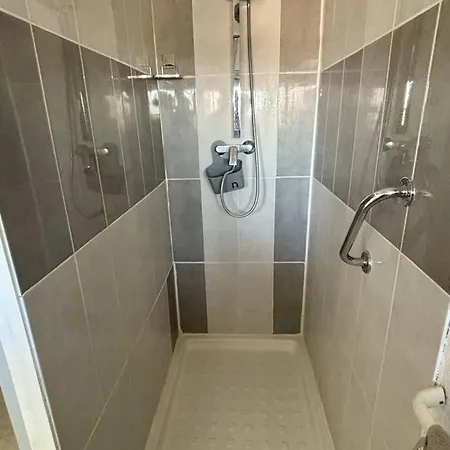 Apartment Lumineux Avec Terrasse, Parking - 4 Pers A - Fr-1-388-232