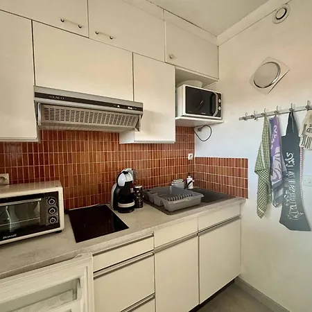 Lumineux Avec Terrasse, Parking - 4 Pers A Apartman *